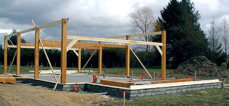 Ce bâtiment a une ossature avec une trame espacée de 3 m Ce bâtiment a une ossature avec une trame espacée de 3 m